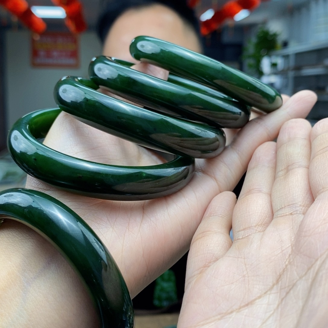 和田玉手镯未镶嵌多样性发货 拍一发一