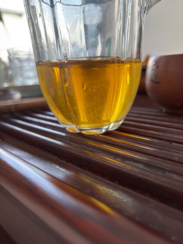 懂过村2025年（大树）晒红200克花果香散茶通用传统工艺