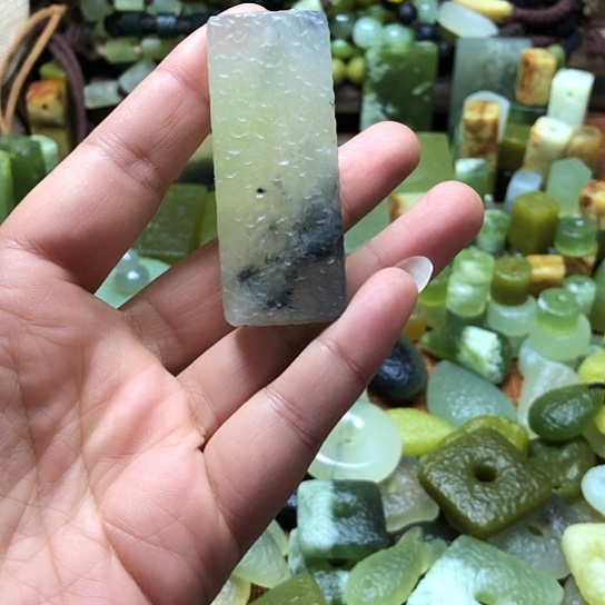 未镶嵌岫玉吊坠岫