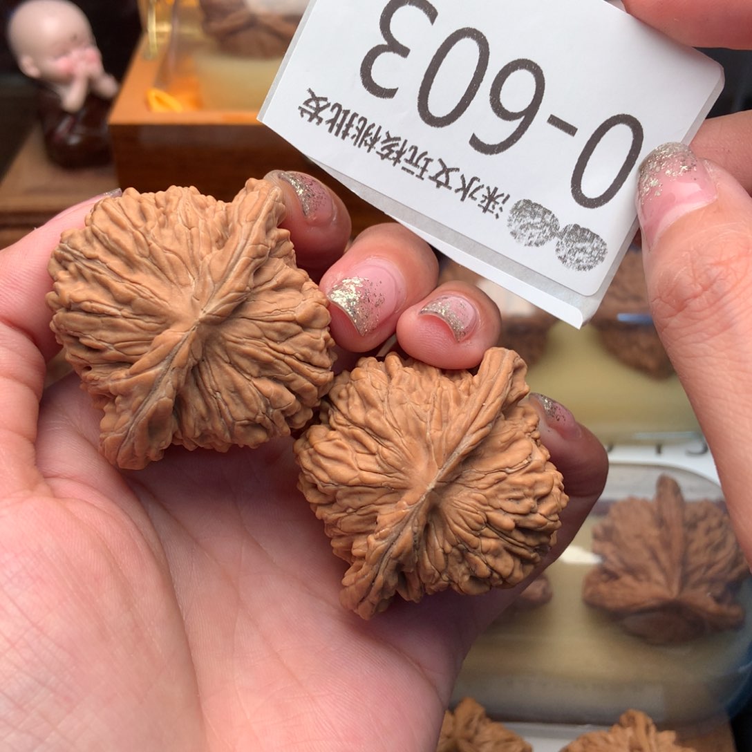 文玩核桃把件47四座楼