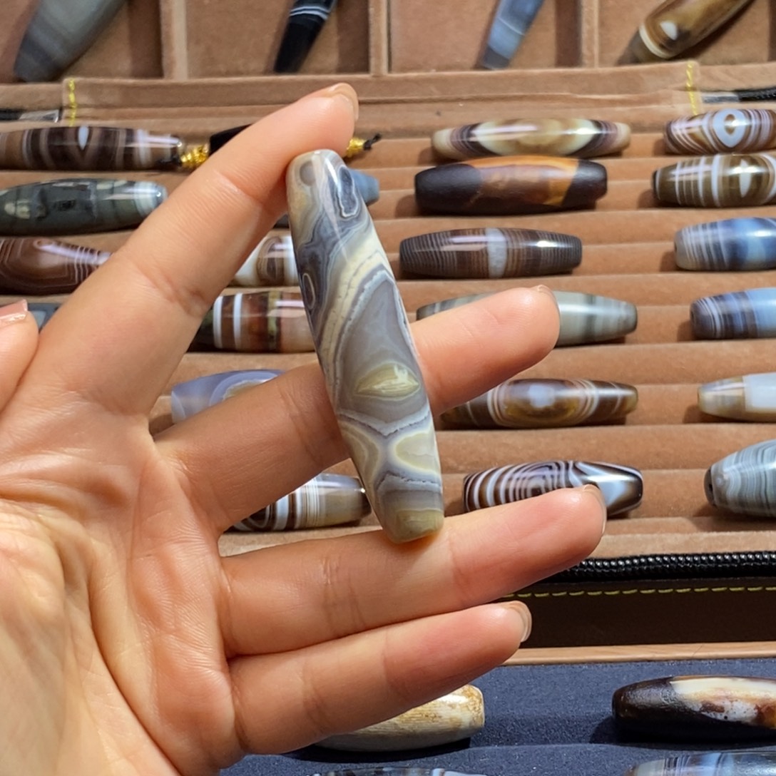 云***飞玛瑙/玉髓未镶嵌颈饰