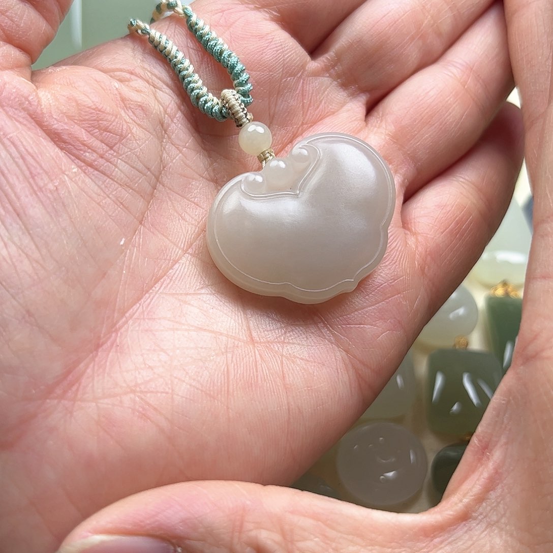 和田玉挂件未镶嵌