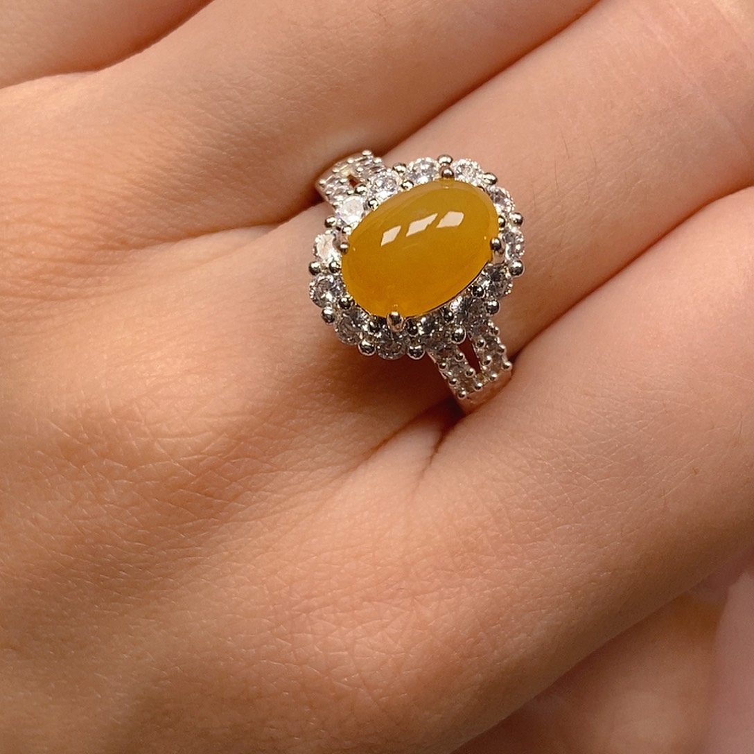 翡翠戒指未镶嵌黄翡