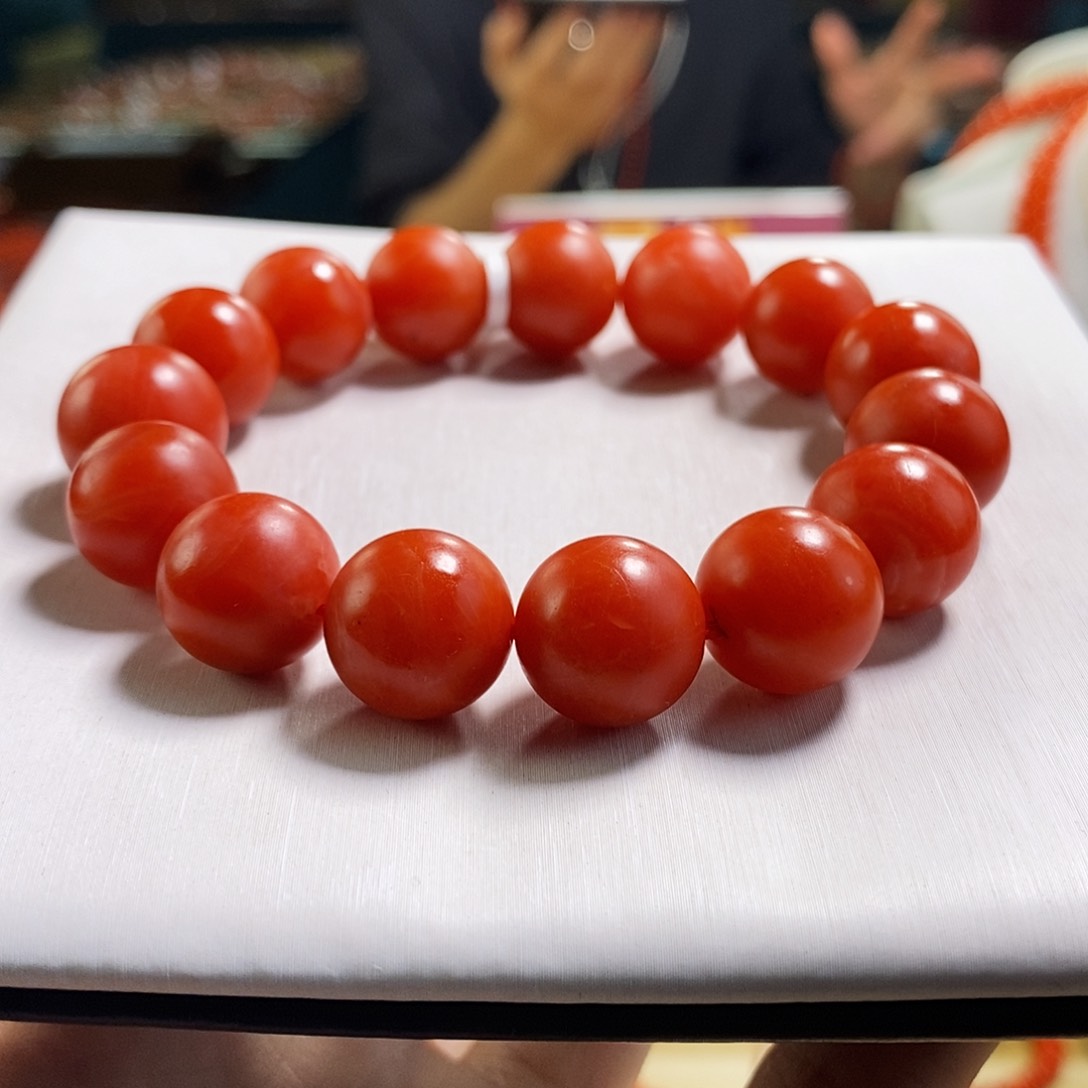 未镶嵌哑光   14+mm  多样性发一南红玛瑙