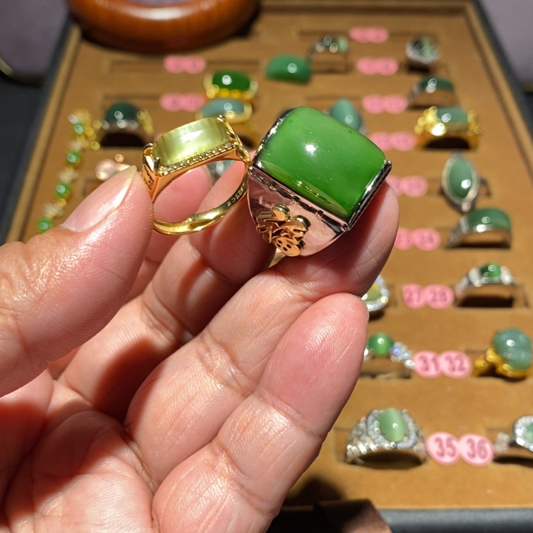 慧***德和田玉未镶嵌戒指