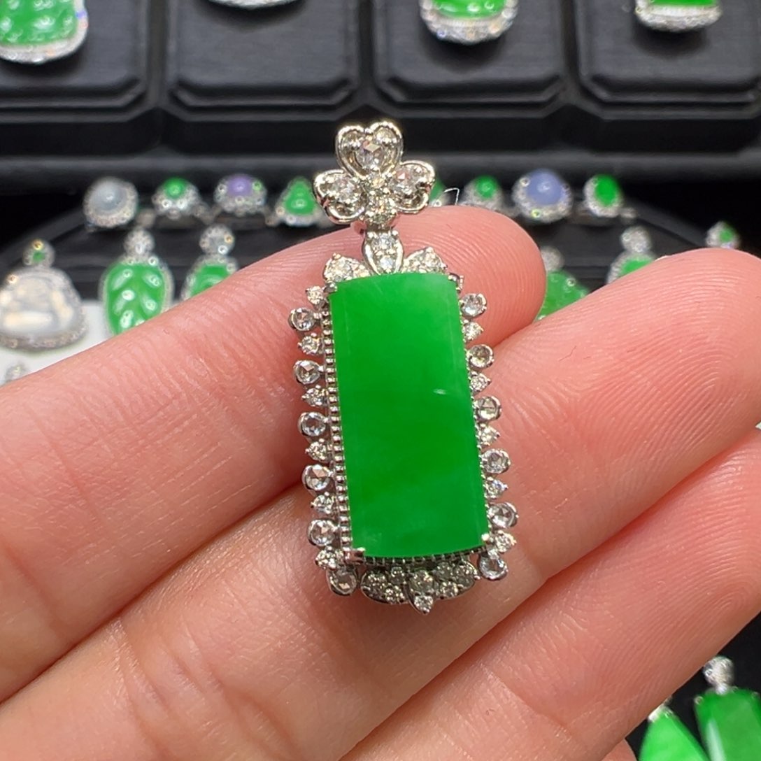 翡翠吊坠(不含链)18K金镶嵌收到货48小时鉴赏期