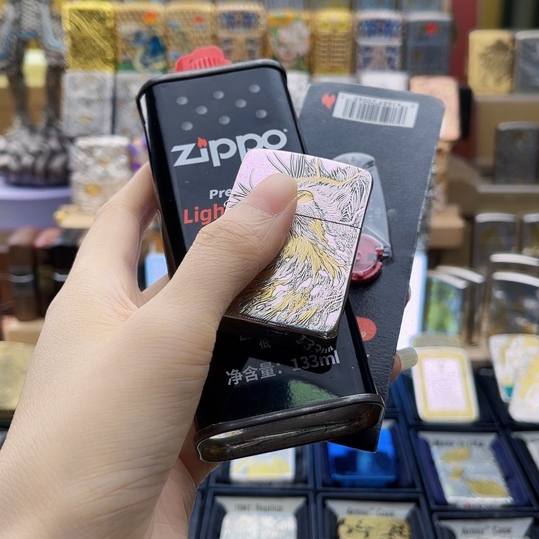 小****铜钢Zippo鎏金猫打火机