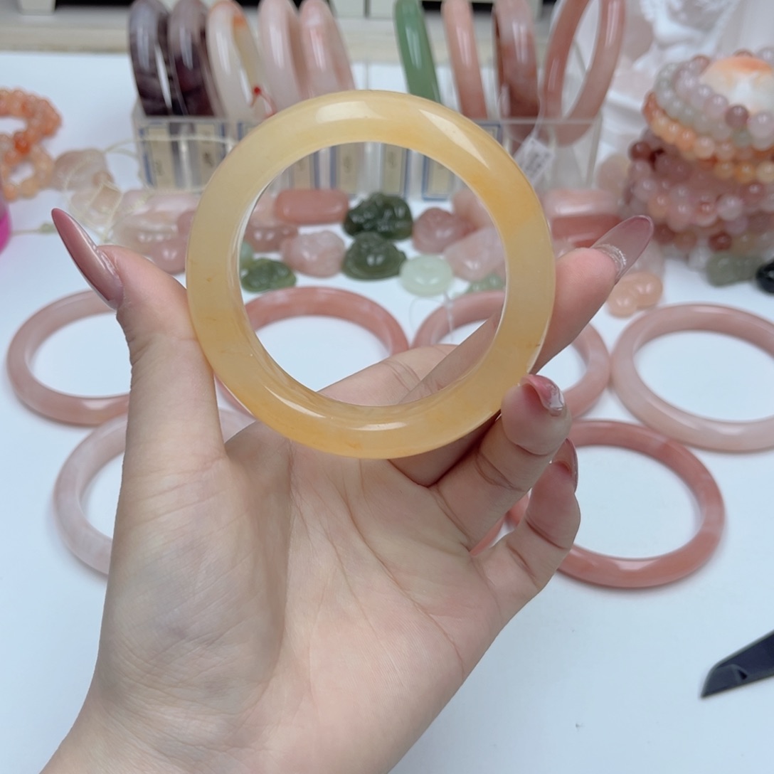 未镶嵌手镯石英质玉心****阳