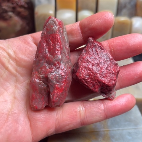 昌化石印石昌化鸡血石，自然光下