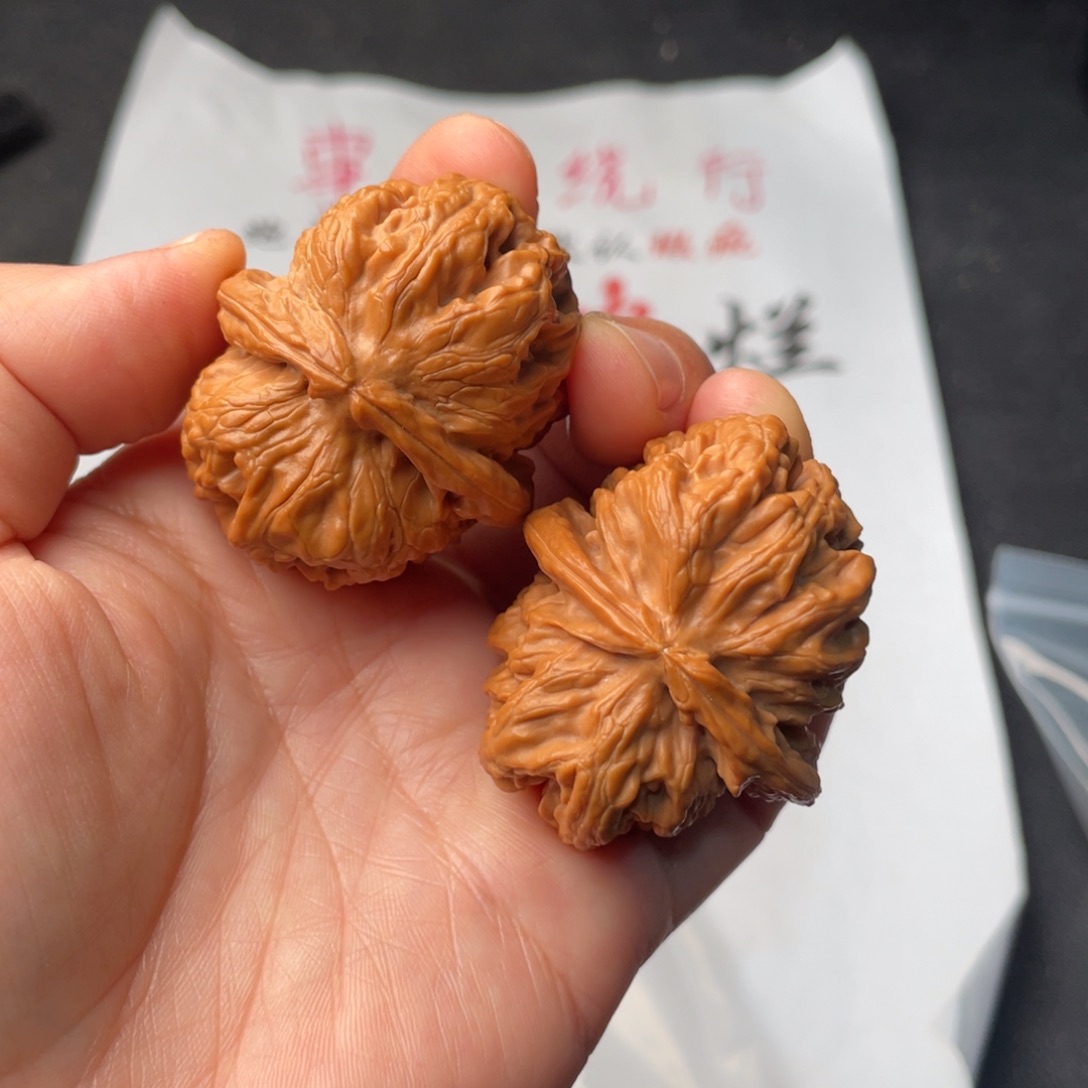 文玩核桃把件708。44平谷方块