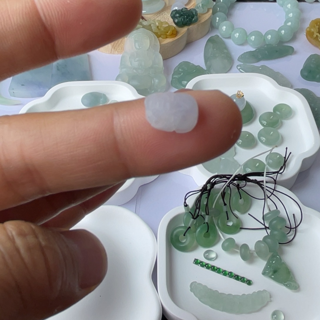 定制翡翠未镶嵌貔貅