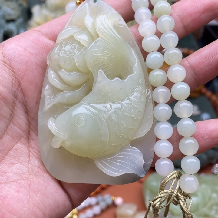 蛇纹石玉吊坠未镶嵌