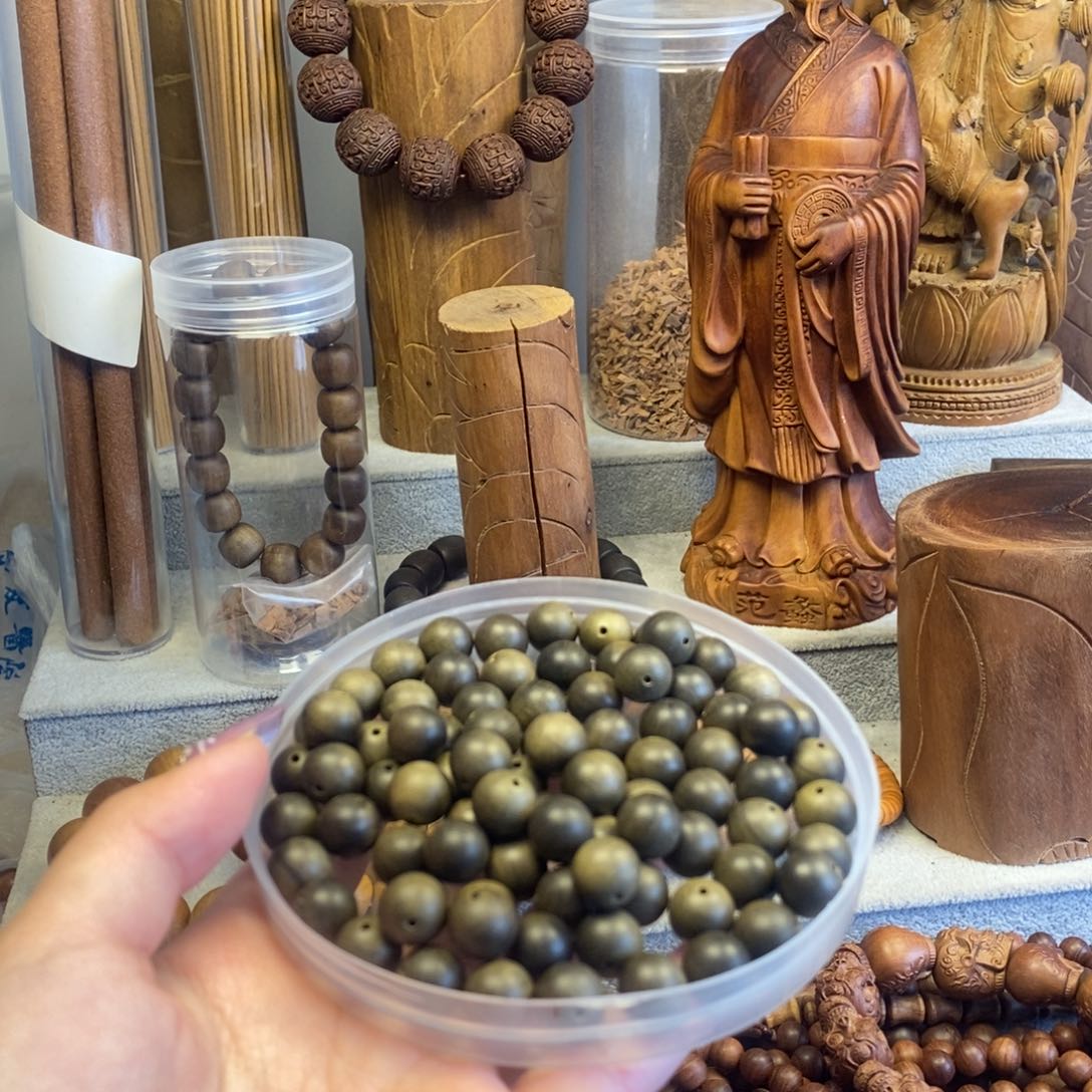 檀香木手串/手链E****r奶香1.0阴沉