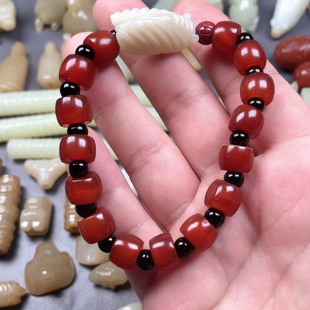 和田玉（糖玉）未镶嵌颈饰