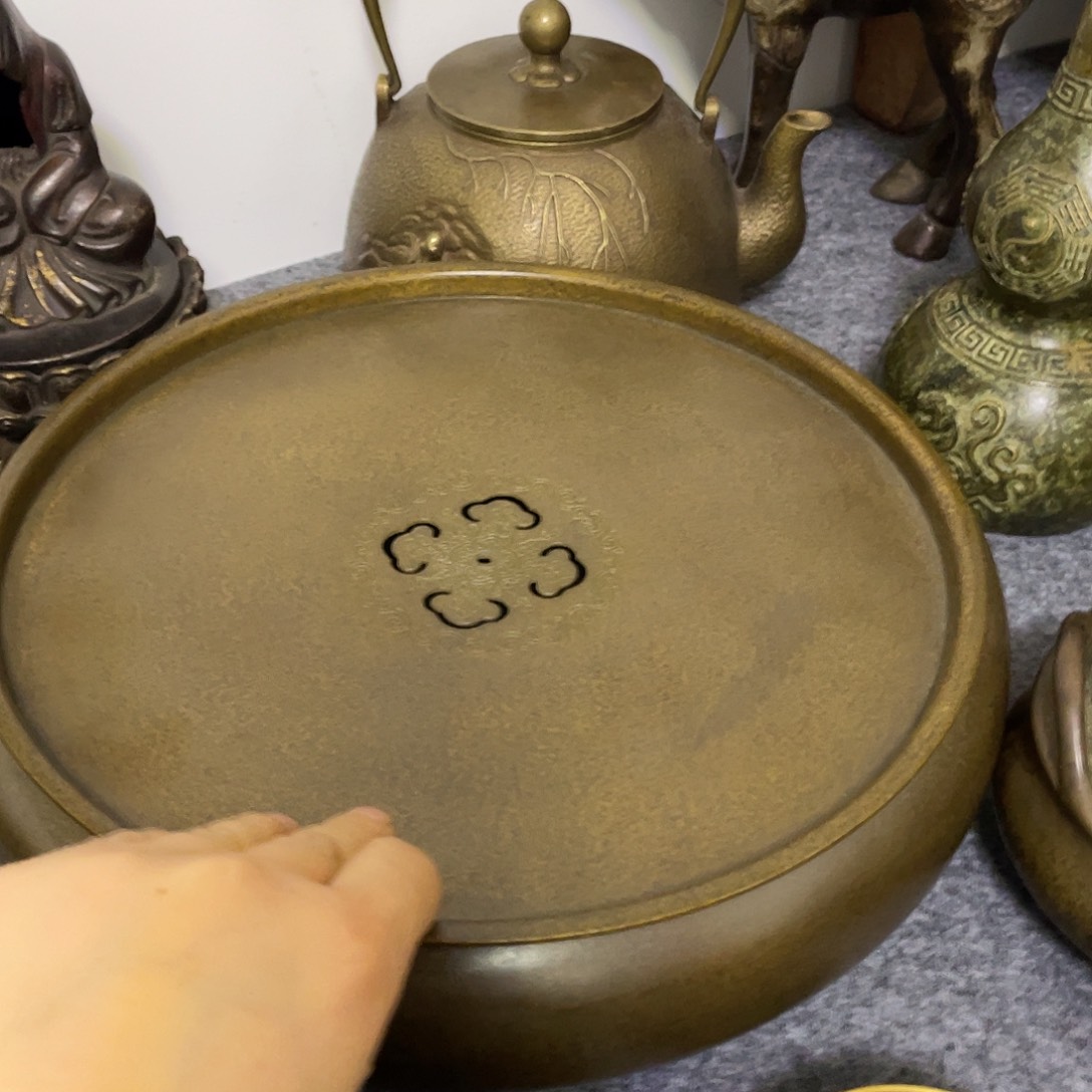 用***3铜摆件一个小物件。 