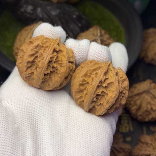 文玩核桃把件秦岭核桃6