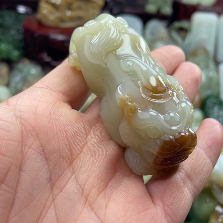 M***s和田玉（糖玉）未镶嵌颈饰