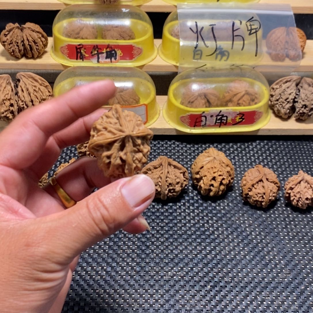 添***饭吊坠文玩核桃核桃异形