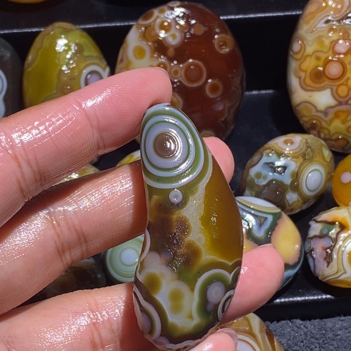 玛瑙/玉髓未镶嵌珠宝奇石59