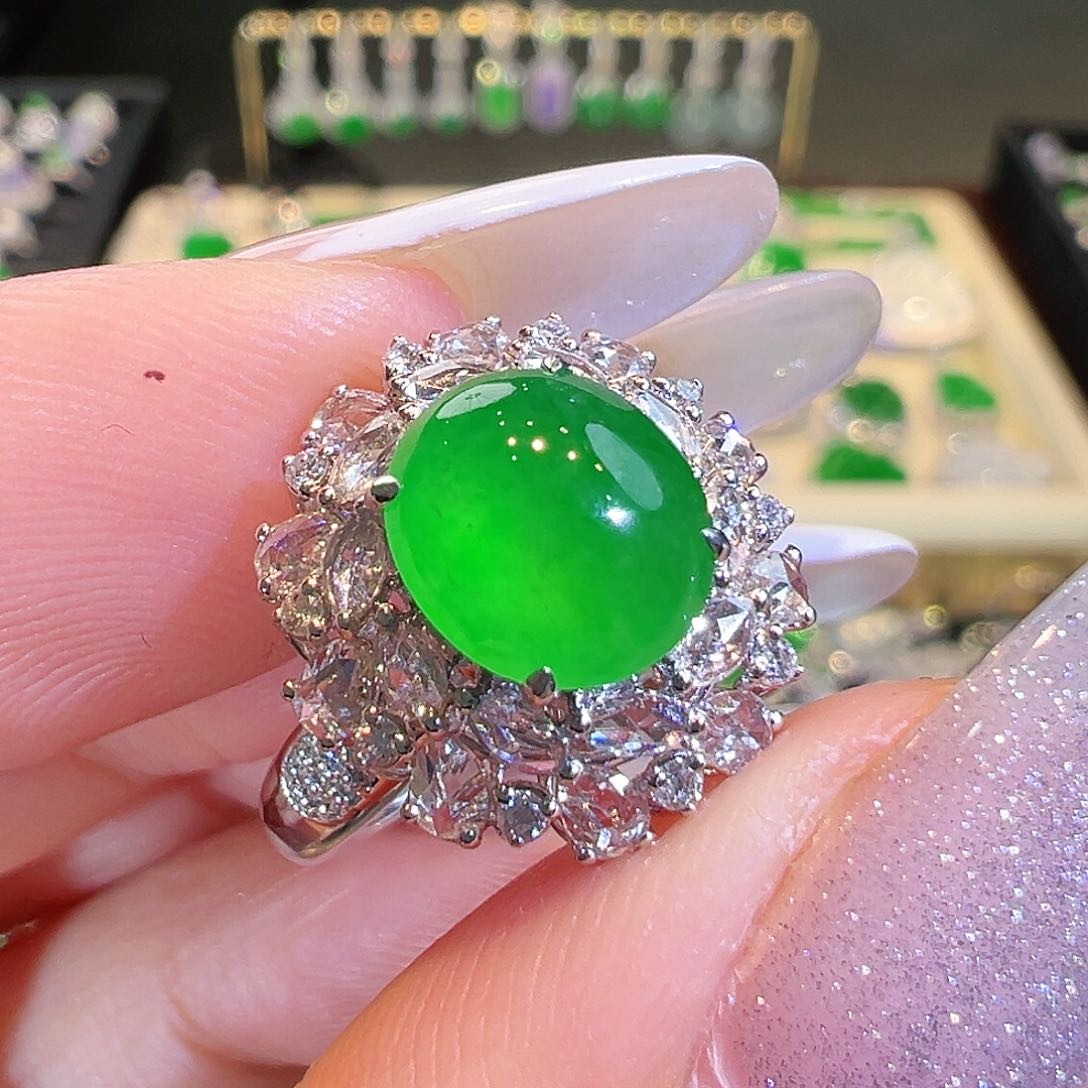 翡翠戒指18K金镶嵌翡翠