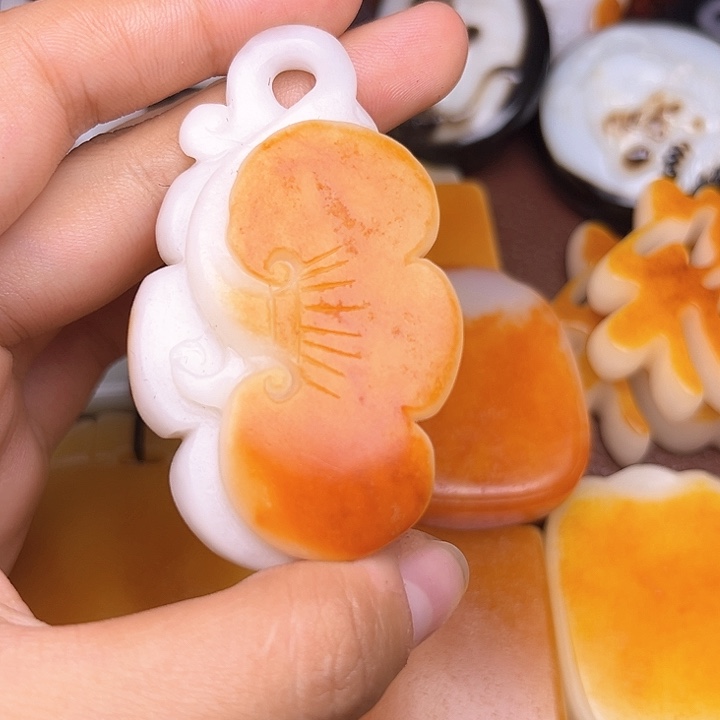 和田玉颈饰未镶嵌人**火