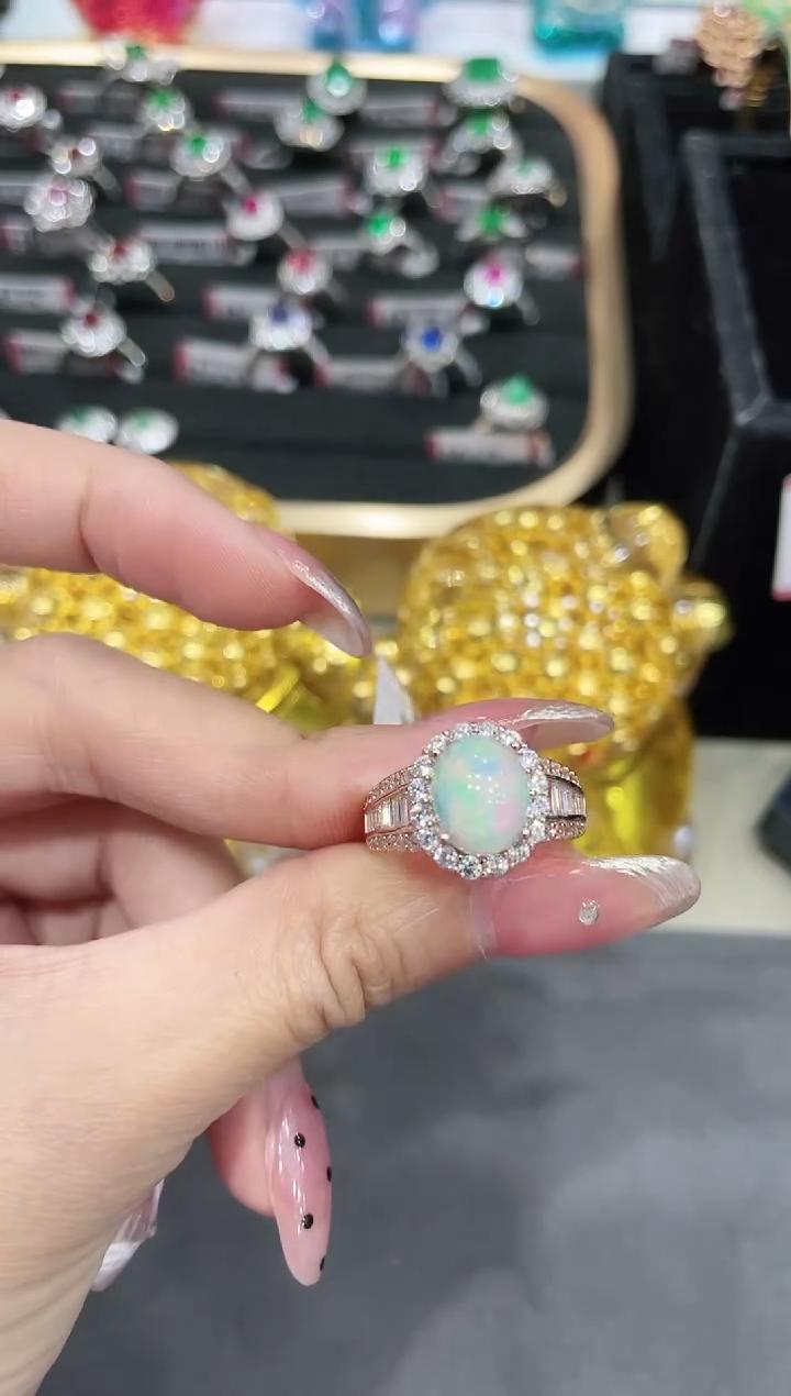 S925银镶嵌欧泊戒指