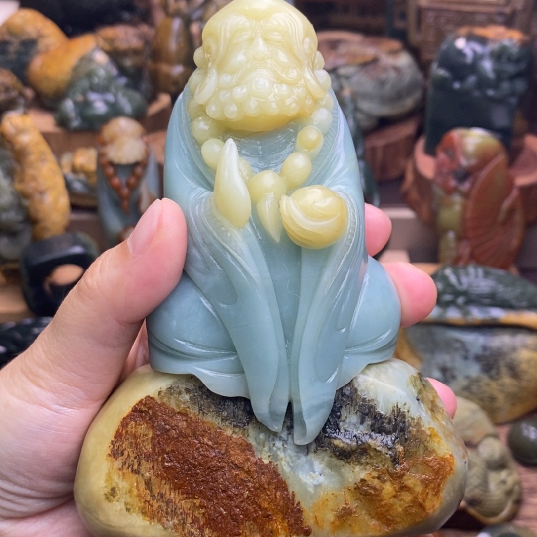 k***y岫玉未镶嵌摆件达摩摆件