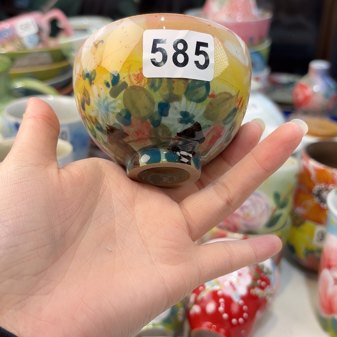 瓷片兔兔。兔兔好帅的