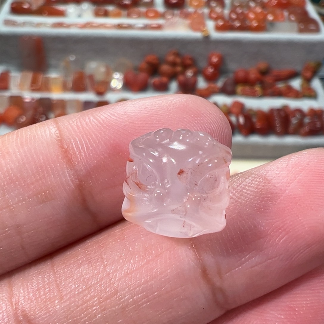 南红玛瑙川料未镶嵌醒狮头