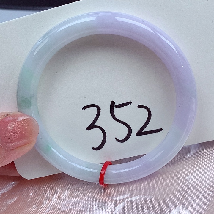 翡翠手镯未镶嵌翡翠