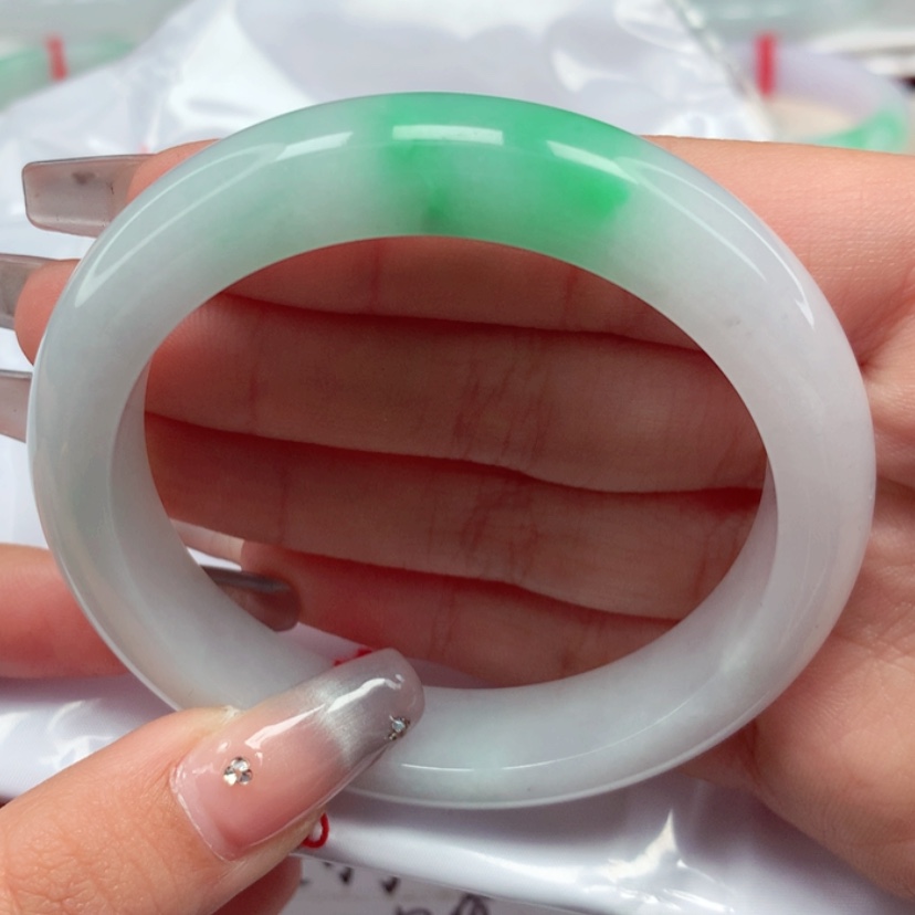 【闪购商品】翡翠手镯未镶嵌56圈