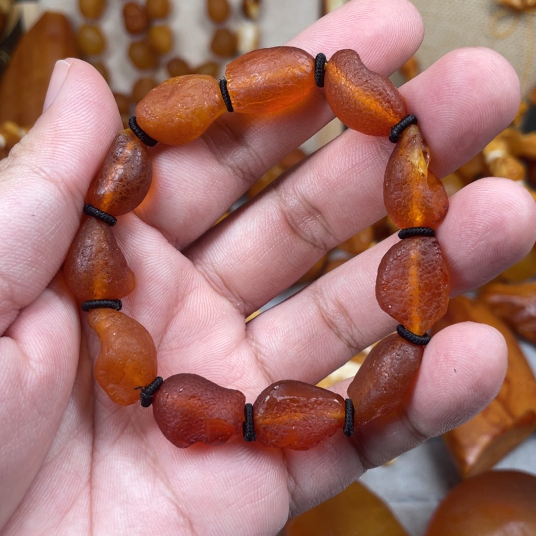 琥珀珠宝奇石未镶嵌