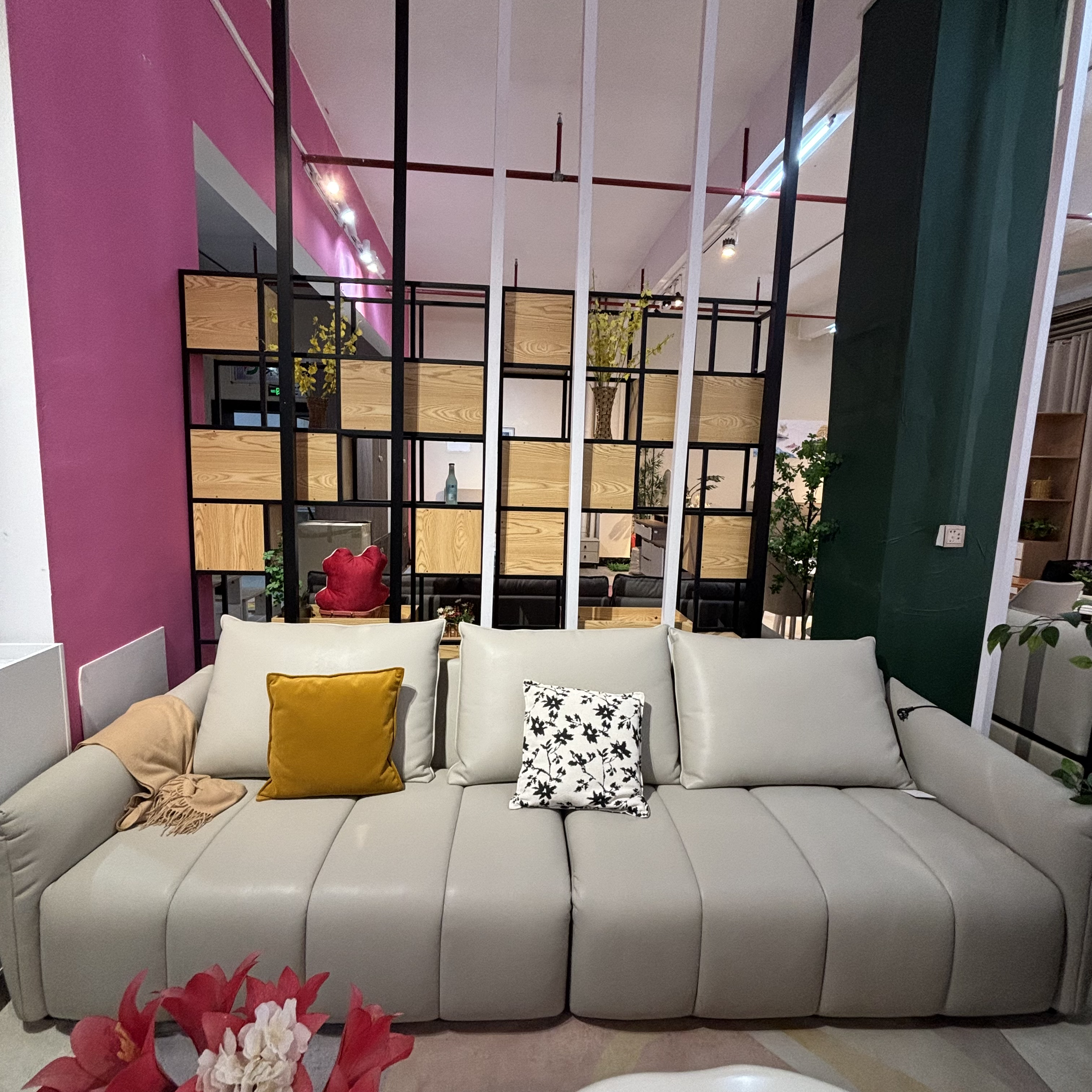 钢琴键沙发意式轻奢客厅简约直排皮时尚沙发