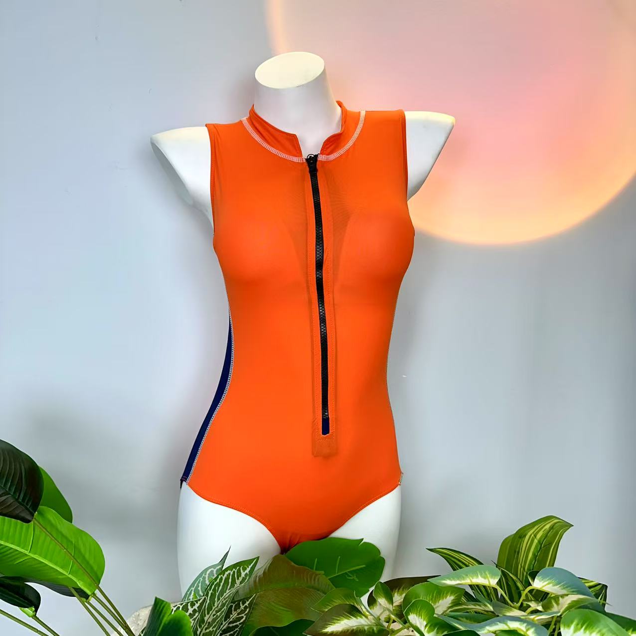 新宇新品/爱马橙三角修身显瘦竞速款冬季连体泳衣