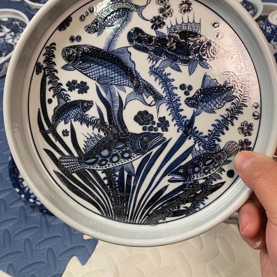 微瑕鱼藻纹壶承 直径：20c m