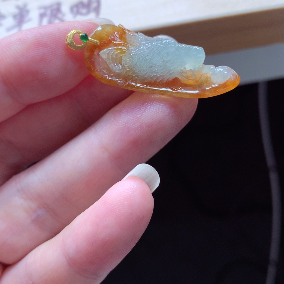 翡翠颈饰18K金镶嵌吊坠