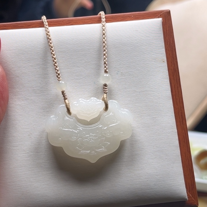 颈饰未镶嵌和田玉2*K