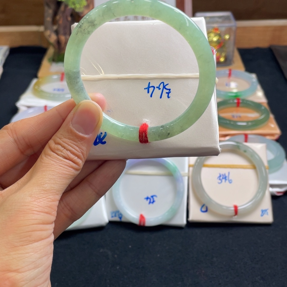 翡翠手镯未镶嵌56.4绿乌鸡