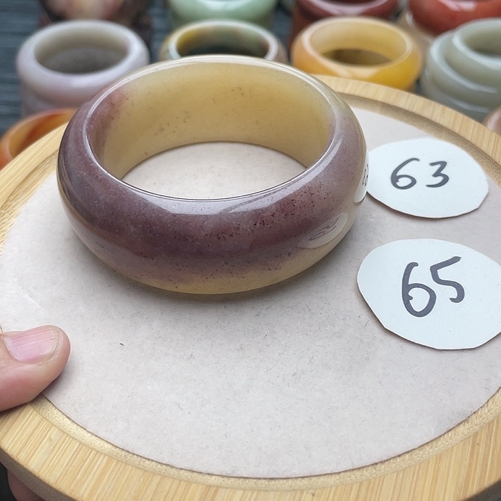 石英岩玉未镶嵌手镯