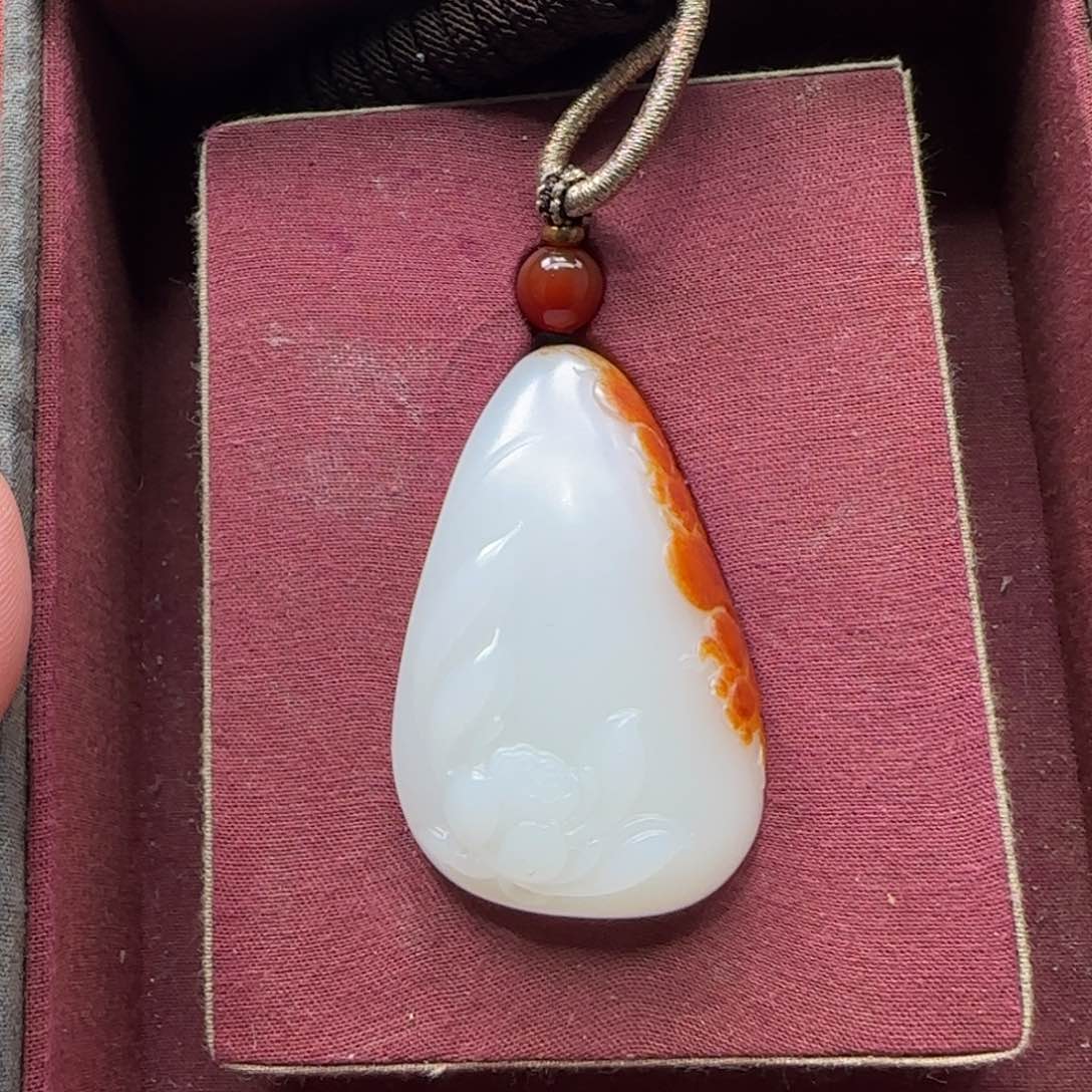 和田玉未镶嵌车挂