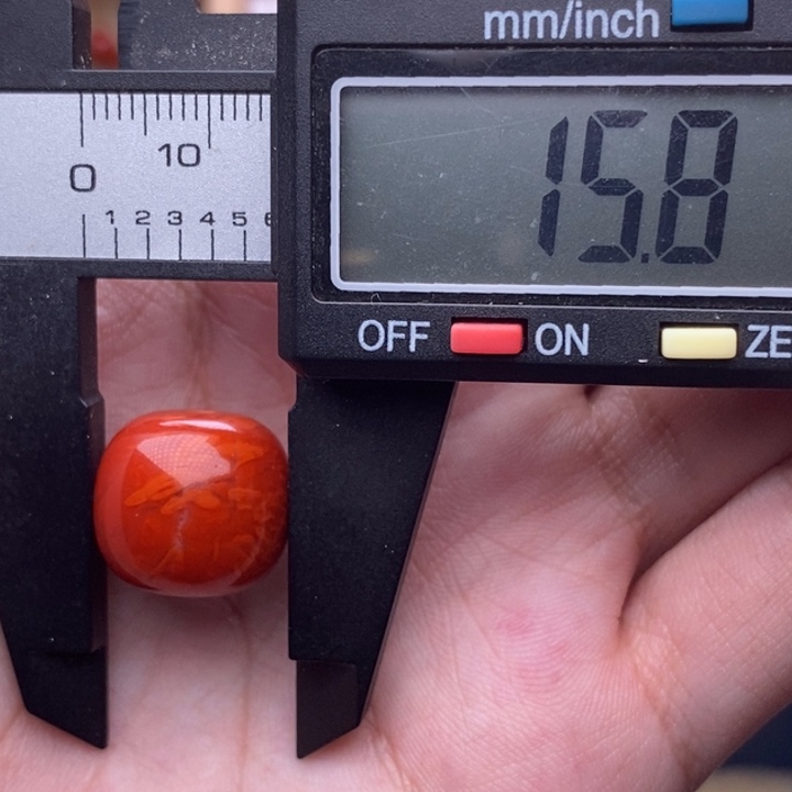 南红玛瑙配饰未镶嵌七***）小微瑕矿点