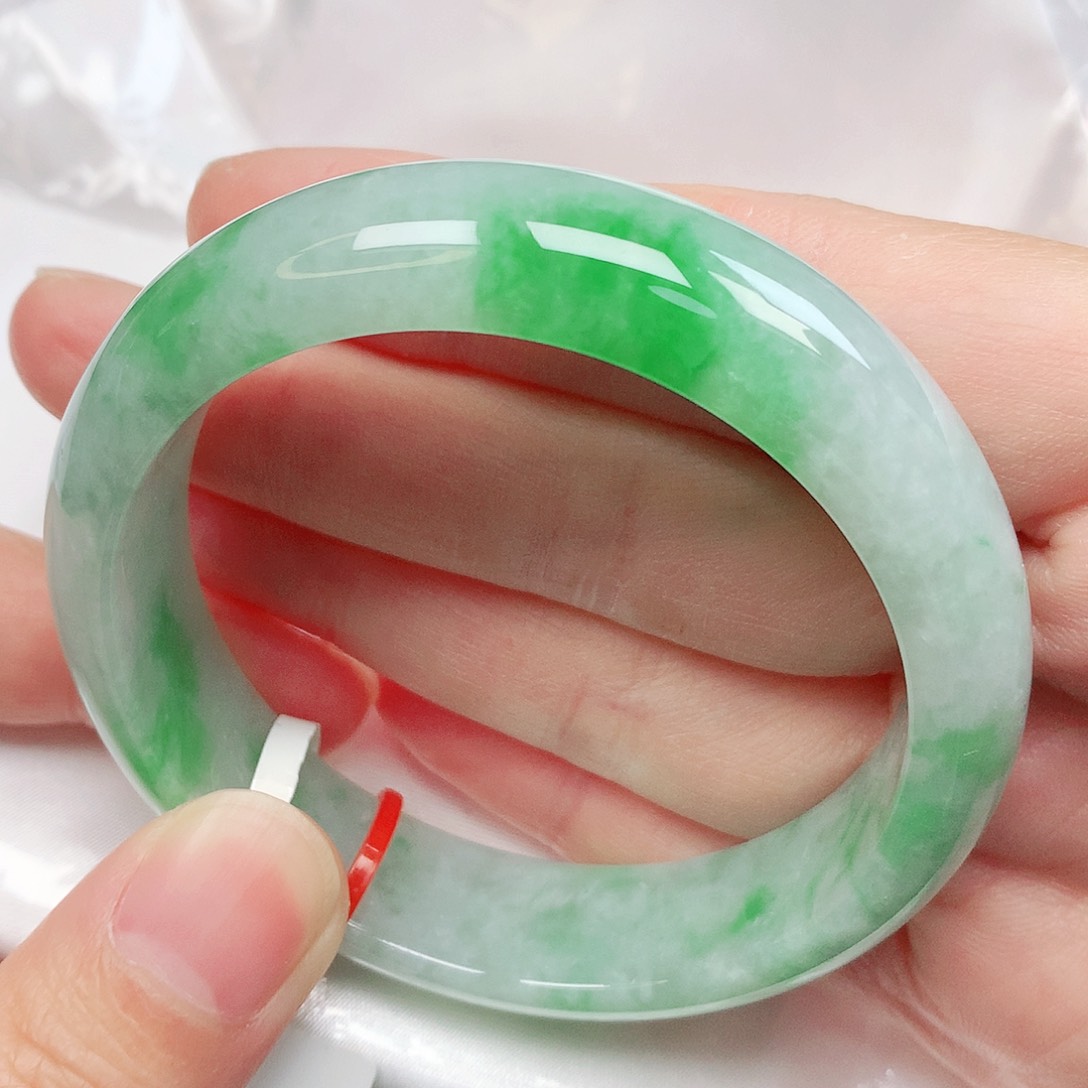 翡翠手镯未镶嵌抖音878