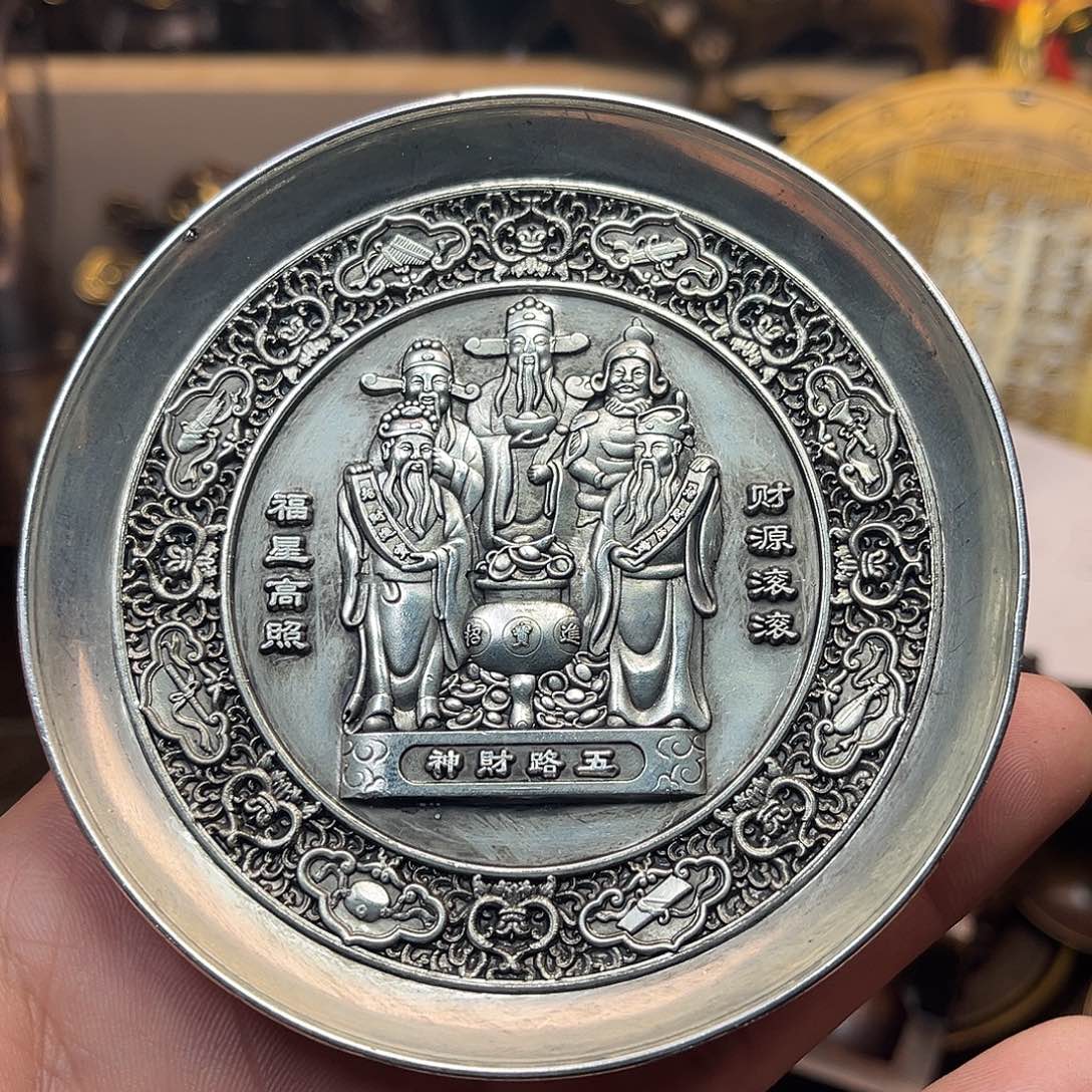 精美铜器工艺品等