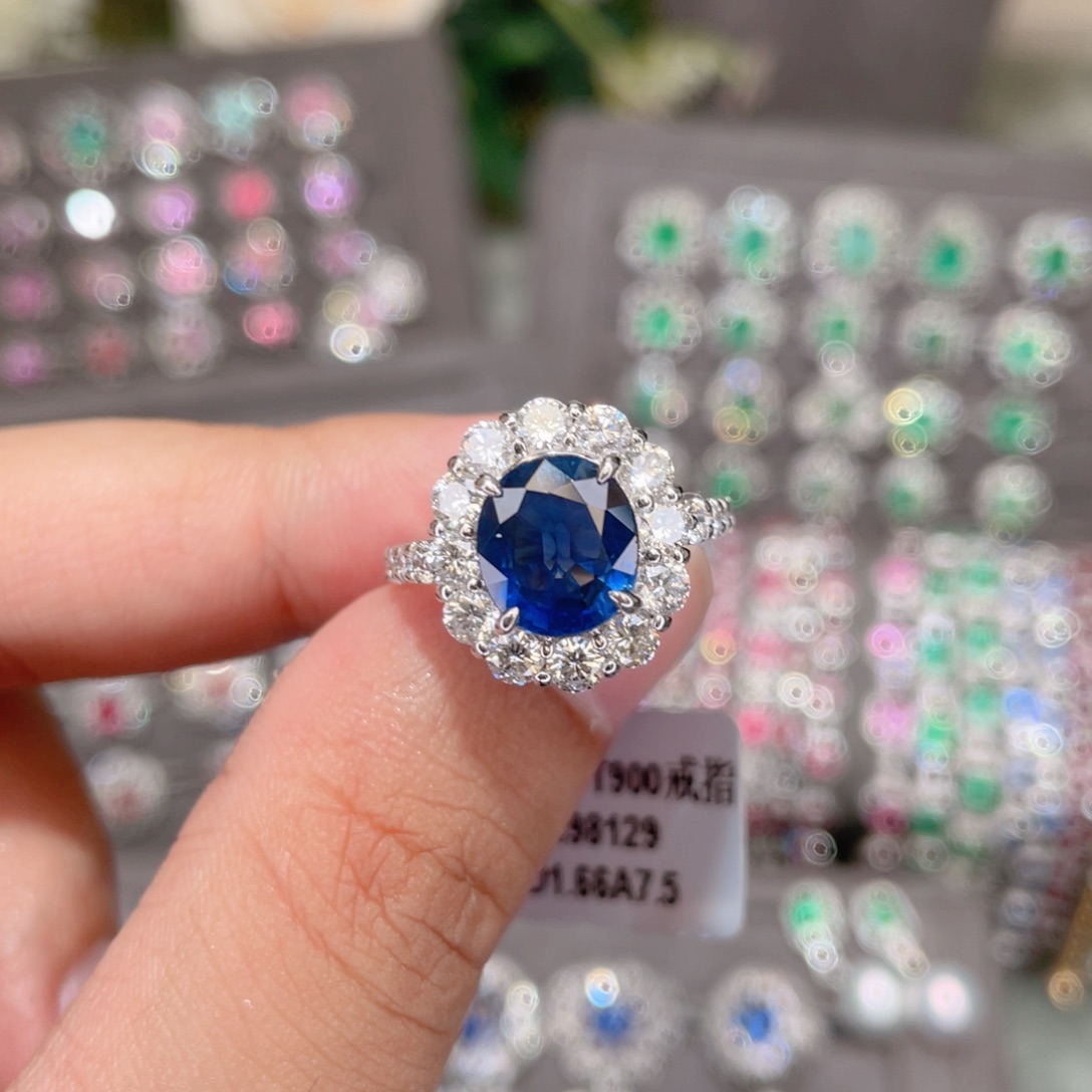 戒指蓝宝石铂Pt900镶嵌3.53ct 皇家蓝