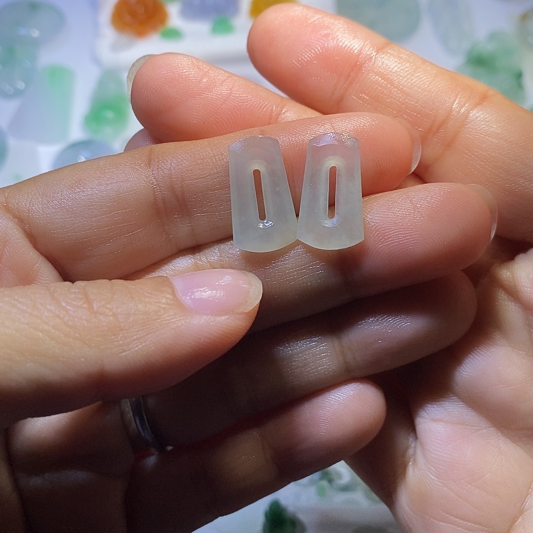 定制翡翠未镶嵌方扣一对