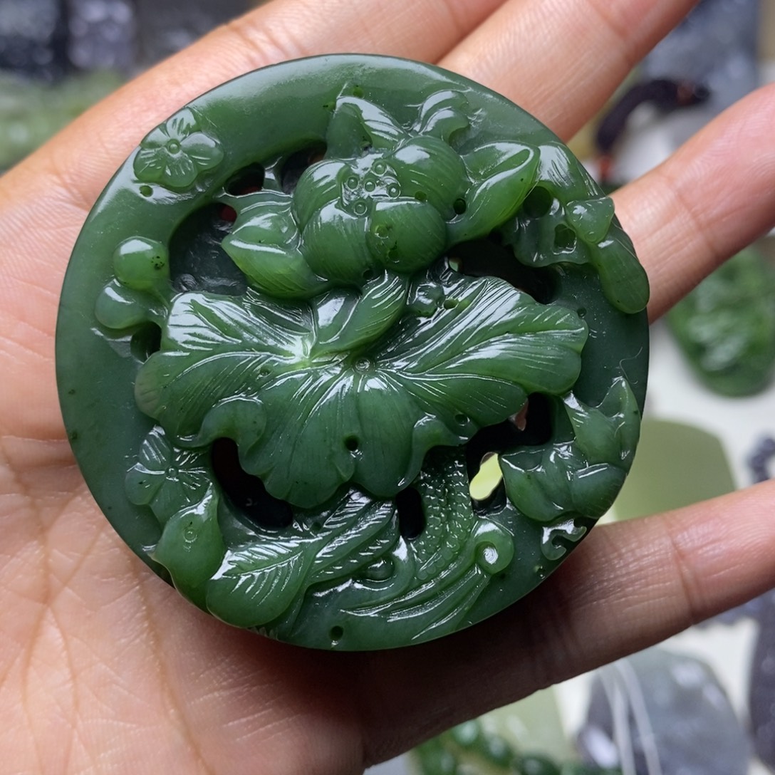 颈饰未镶嵌和田玉
