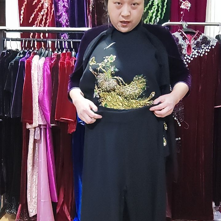 旅***亚黑色针织刺绣两件套均码