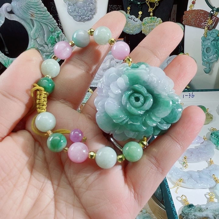 翡翠颈饰未镶嵌翡翠花朵手牌