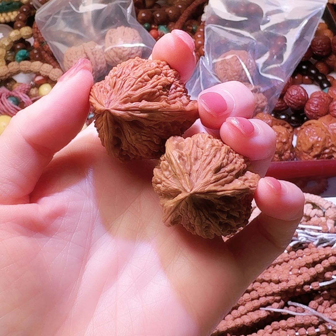 猴头核桃吊坠优***猬很漂亮串串