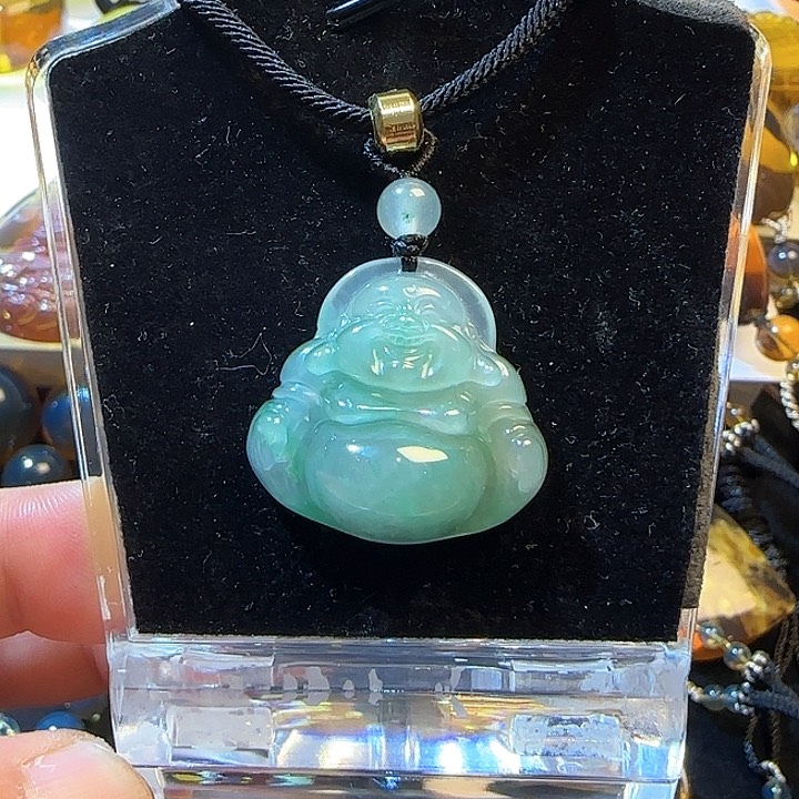 石英质玉颈饰合金